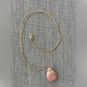 New J•Jill 15in” Pink Marble Pendant Gold Tone Necklace